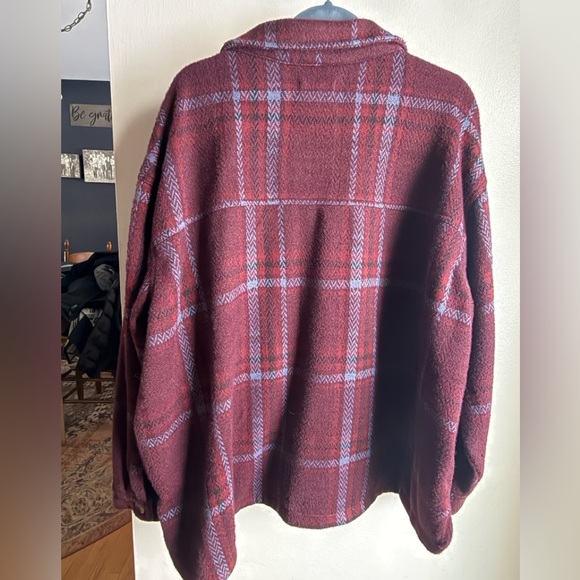 Women’s Plus Plaid Button-Up Shacket - Picture 3 of 4